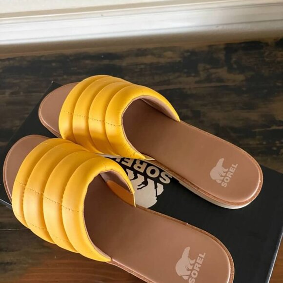 Sorel Ella lll Quilted Puffer Slide Sandal Yellow Ray- SZ 9.5- NIB - Picture 2 of 3